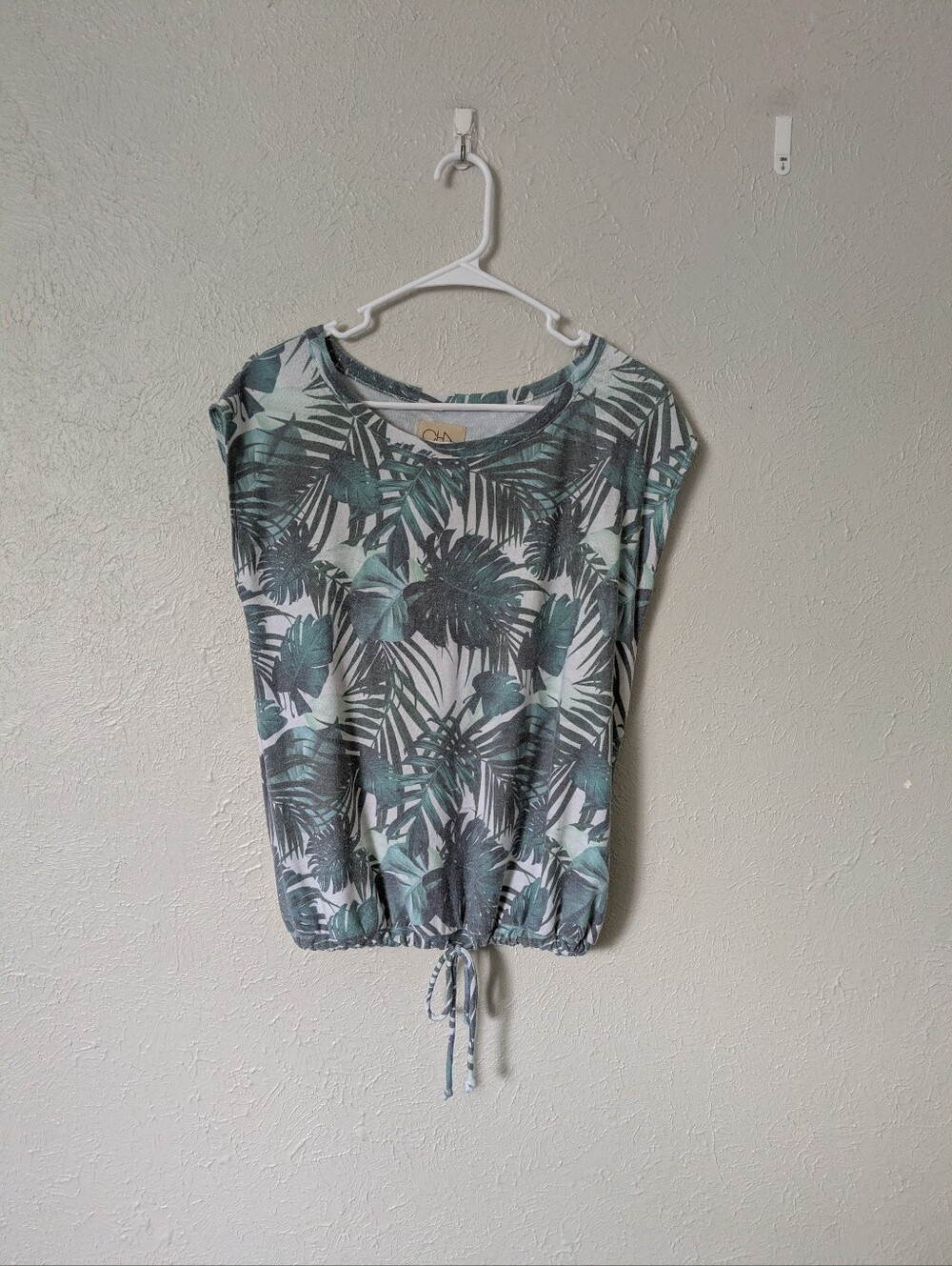Chaser Palm Print Tropical Drawstring Hem Women's Top - Green/White
